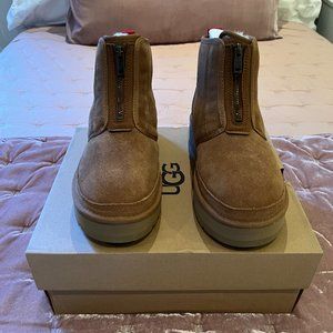 NWT UGG Women’s Neumel Platform Zip Booties in Chestnut, Size 6